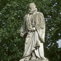 Statue de Michel de Montaigne à Bordeaux